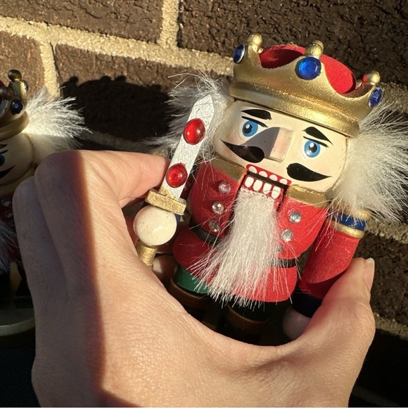 King Nutcracker Mini Pair - Picture 6 of 8